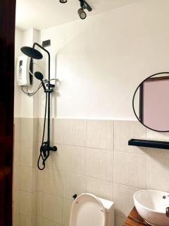 Zande Point Apartments - 2