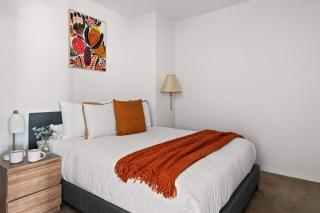 Modern 2BR Apt by the Yarra River - 8