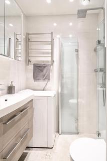 2BR Lux Modern Stay near Sea, Sibelius and Stadium - 4