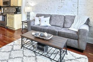 Above Broughton St 3015B - 6