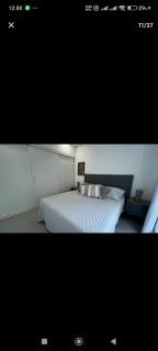 Hermoso departamento en zona shopping - 9