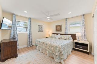 384 Harbor Drive - 4