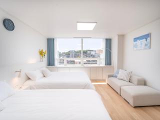 Hongdae Station Direct Access Stay - 9