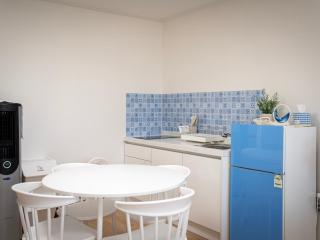 Hongdae Station Direct Access Stay - 5