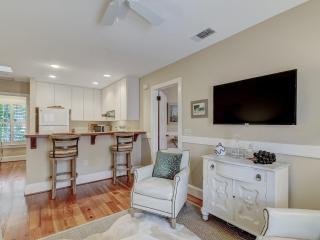 Apartment on Perry Lane - 9