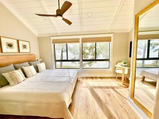 Bay Front Near Gulf - Elegant & Private Stay - 4