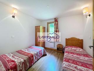 F4 Duplex 8 Pers - WiFi - Parking - Piscine - FR-1-854-30 - 2