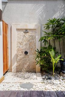 Villa Chloe by Pertama Stay - 2