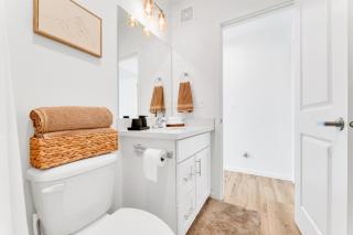 The Maple Muse Lux 1 Bed Townhome - 8