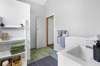 Self-contained Studio close to Kensington Park - 3