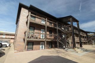 Chic & Cozy Condo in Manhattan with Free Parking & WiFi - 8