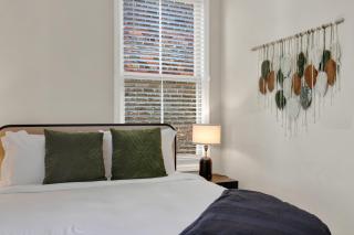 Crawford Square Hideaway - 8