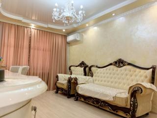 3 Rooms of the Sun Almaty Center Apartment - 2