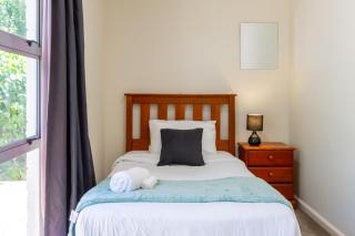 Budget-Friendly 4BR Family Home Near the Airport - 4