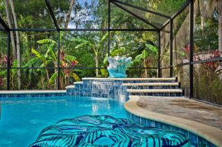 Tropical Oasis w/ Heated Pool* 3 mins Sis Spring - 7