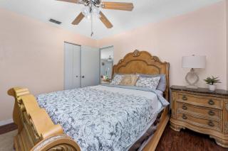 Tropical Oasis w/ Heated Pool* 3 mins Sis Spring - 4