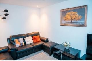 Cozy room in yellow - 3