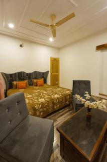 The Shesh Bagh Boutique - Garden Stay Near Dal Lake & Mughal Garden - 5