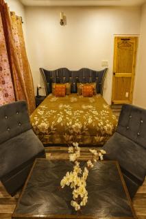 The Shesh Bagh Boutique - Garden Stay Near Dal Lake & Mughal Garden - 4