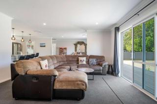 Hamurana Hotspot - Walk to the Lake & Golf Course - 6