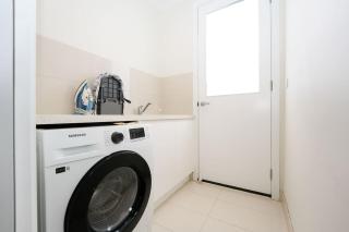 Central Mount Waverley Townhouse with parking - 3