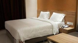 Wing Hotel Kualanamu Airport - 2