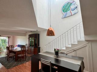 Casa con hermoso jardín y terraza - 8