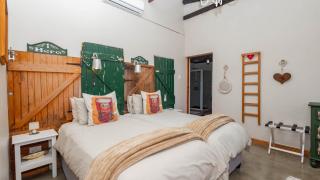 Seven Oaks Vineyard Cottages - 7