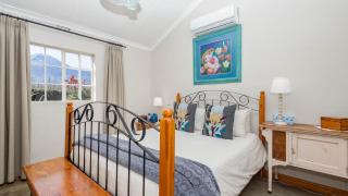 Seven Oaks Vineyard Cottages - 5