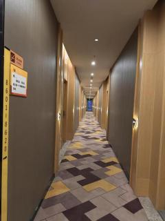 IU Hotels· Wuhan Jianghan Road Metro Station - 7