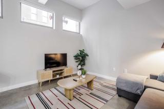 TWO Spacious CozySuites OTR Downtown #22 - 3