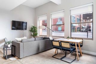 TWO Spacious CozySuites OTR Downtown #23 - 4