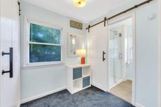 CM4005: 4005 Cameron Blvd. - 1