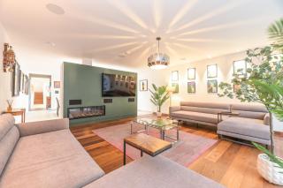 Architect-Designed Luxury Retreat 3BR Chessington - Pass the Keys - 3