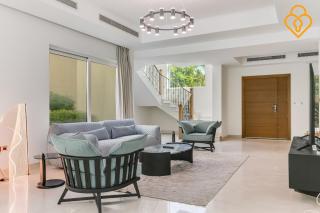 keysplease 4 BR Villa private pool, Jumeirah Park - 1