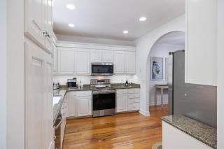 RC2431: 2431 Racquet Club - 7