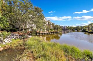 RC2431: 2431 Racquet Club - 1