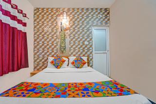 Hotel Revolve Inn - 7