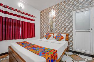 Hotel Revolve Inn - 6