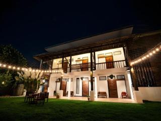 croissant hotel and cafe - 0