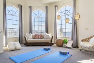 Summit House Joshua Tree Iconic Mountain Estate with Spa Ping-Pong Pool Table Fire Pit - 9