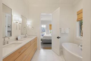 VB317: 317 Victory Bay - 6