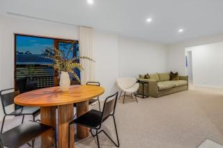 Peninsula Charmer - 2