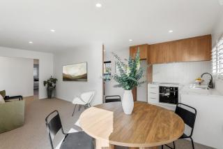 Peninsula Charmer - 1