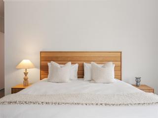 Seastream Haven - Stylish Coastal Escape with Garden - 3