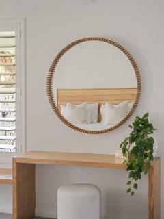 Seastream Haven - Stylish Coastal Escape with Garden - 4