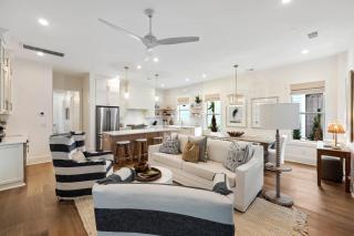 YH10: 10 Yacht Harbor - 4