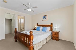 Swainson on Fontaine - 8