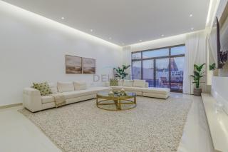 Grand 4BR Villa with Majestic Mountain and Sea Views, Assistant Room, and Private Pool, Just a Few Minutes Drive from Fujairah Finest Beaches and Camping Sites, Al Dana Island, Fujairah by Deluxe Holiday Homes - 1