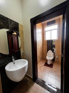 Urban 2 Bedroom Serviced Apartment in Nakasero - 6